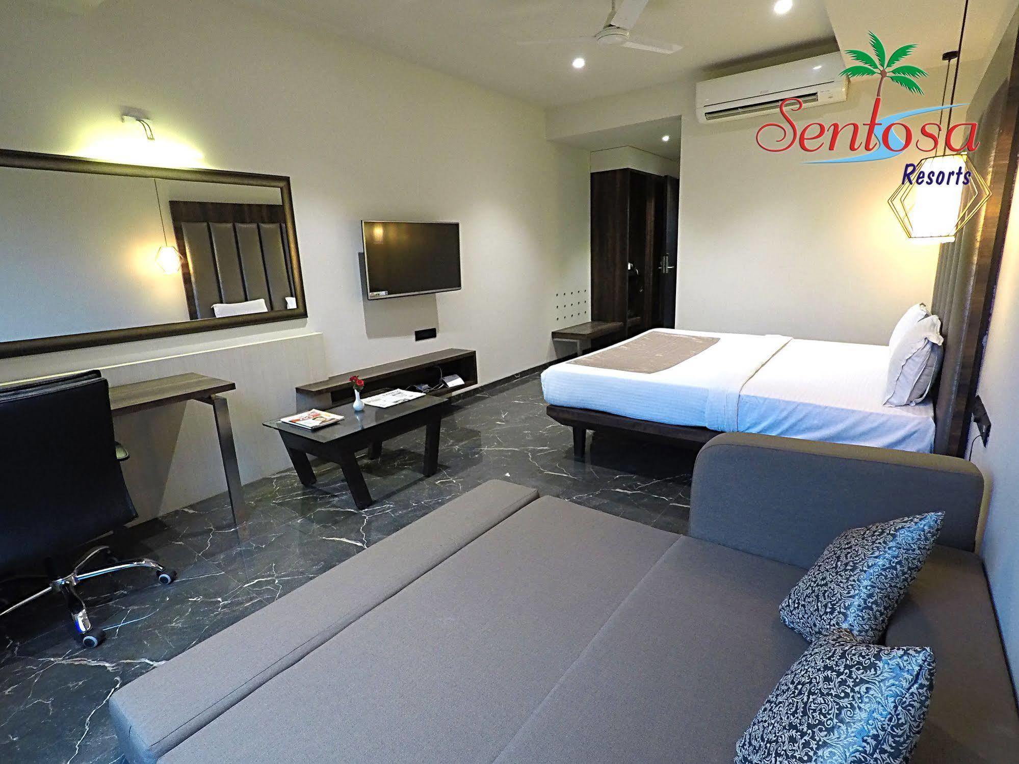 Sentosa Resorts Chinchvad 외부 사진